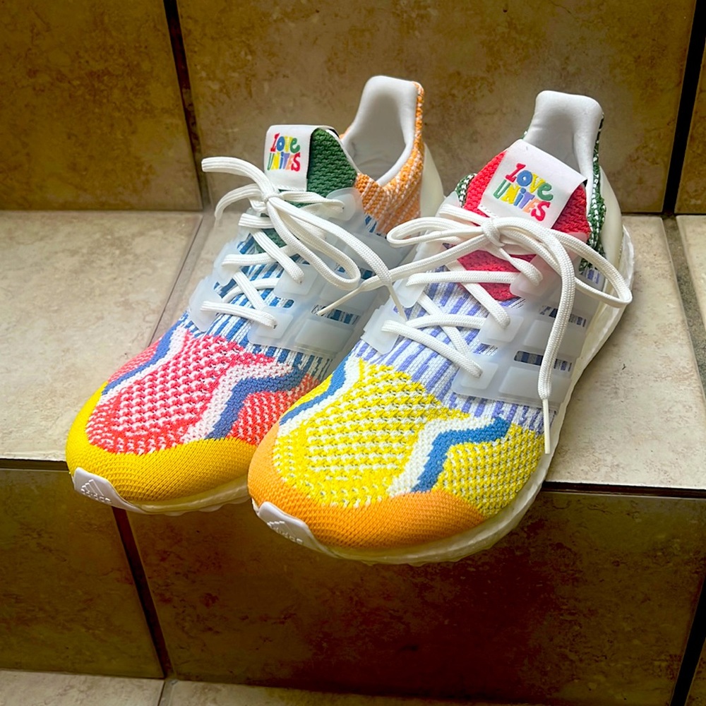 Adidas Ultraboost 5.0 DNA Multicolor 'Love Unites' Pride GW5125 Men Size 10.5